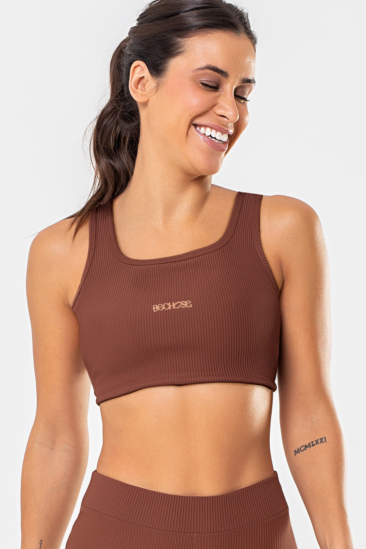 Top Cravo Marrom Pantone Canelado