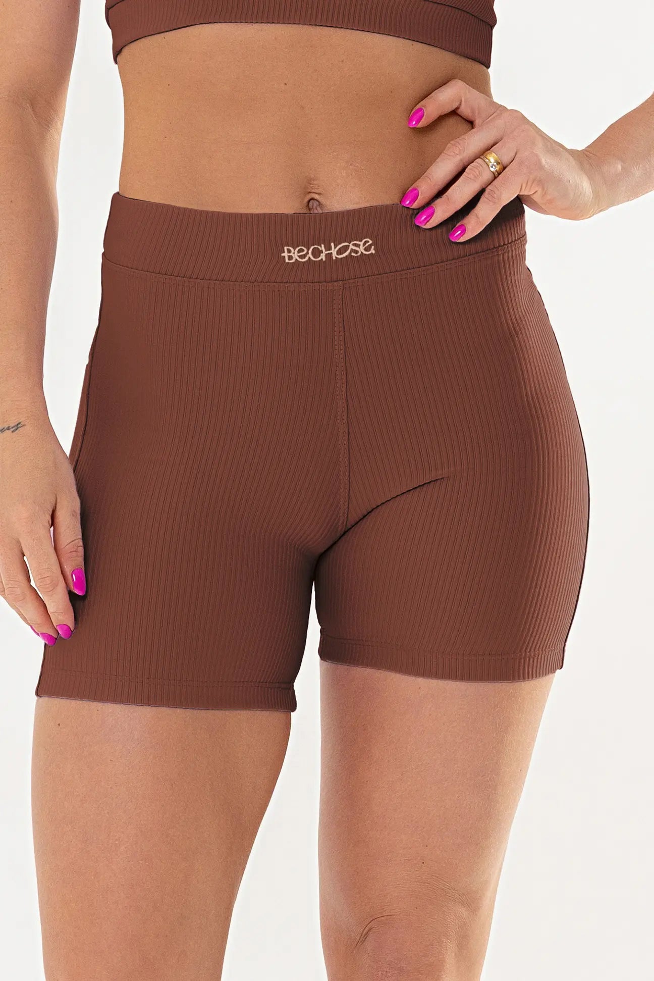 Shorts Peonia Marrom Pantone Canelado