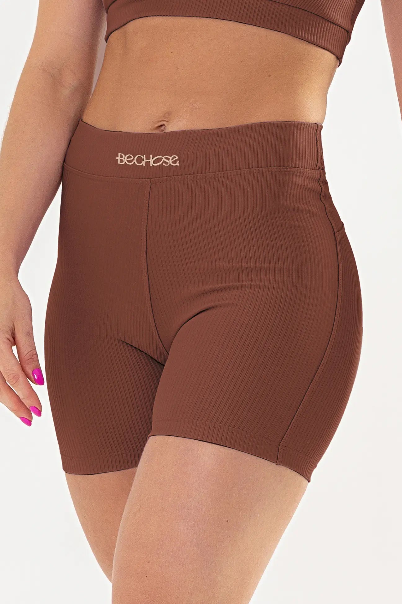 Shorts Peonia Marrom Pantone Canelado