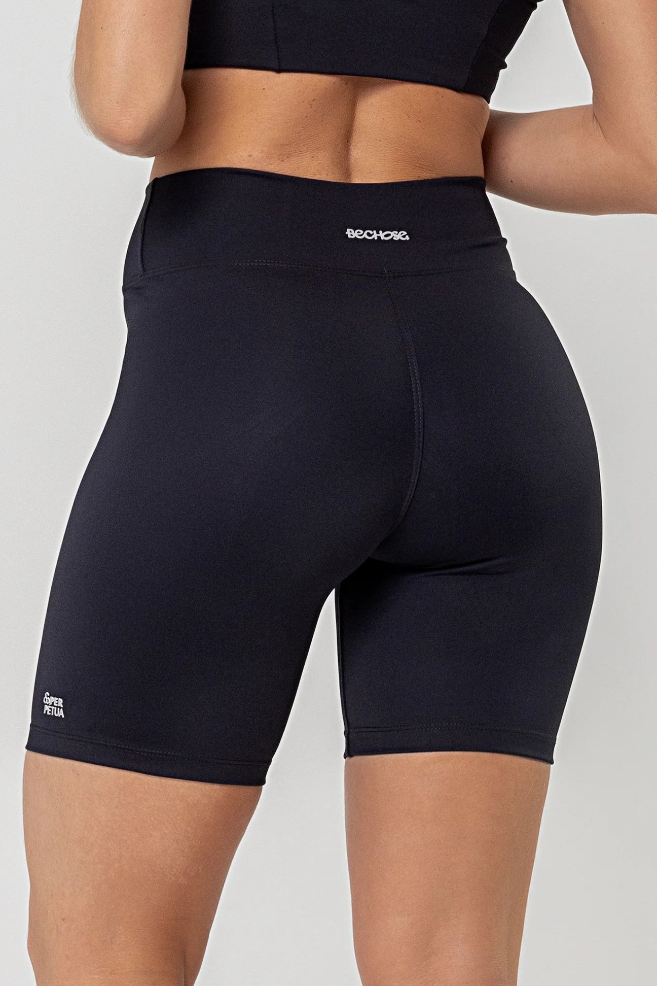 Shorts Perpétua 6″ Preto Absoluto